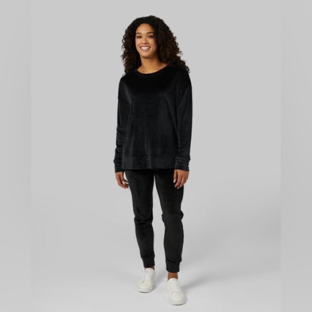 32 Degrees Heat Black Velour 2-Piece Outfit, Size Medium Top, Large Jogger Pants